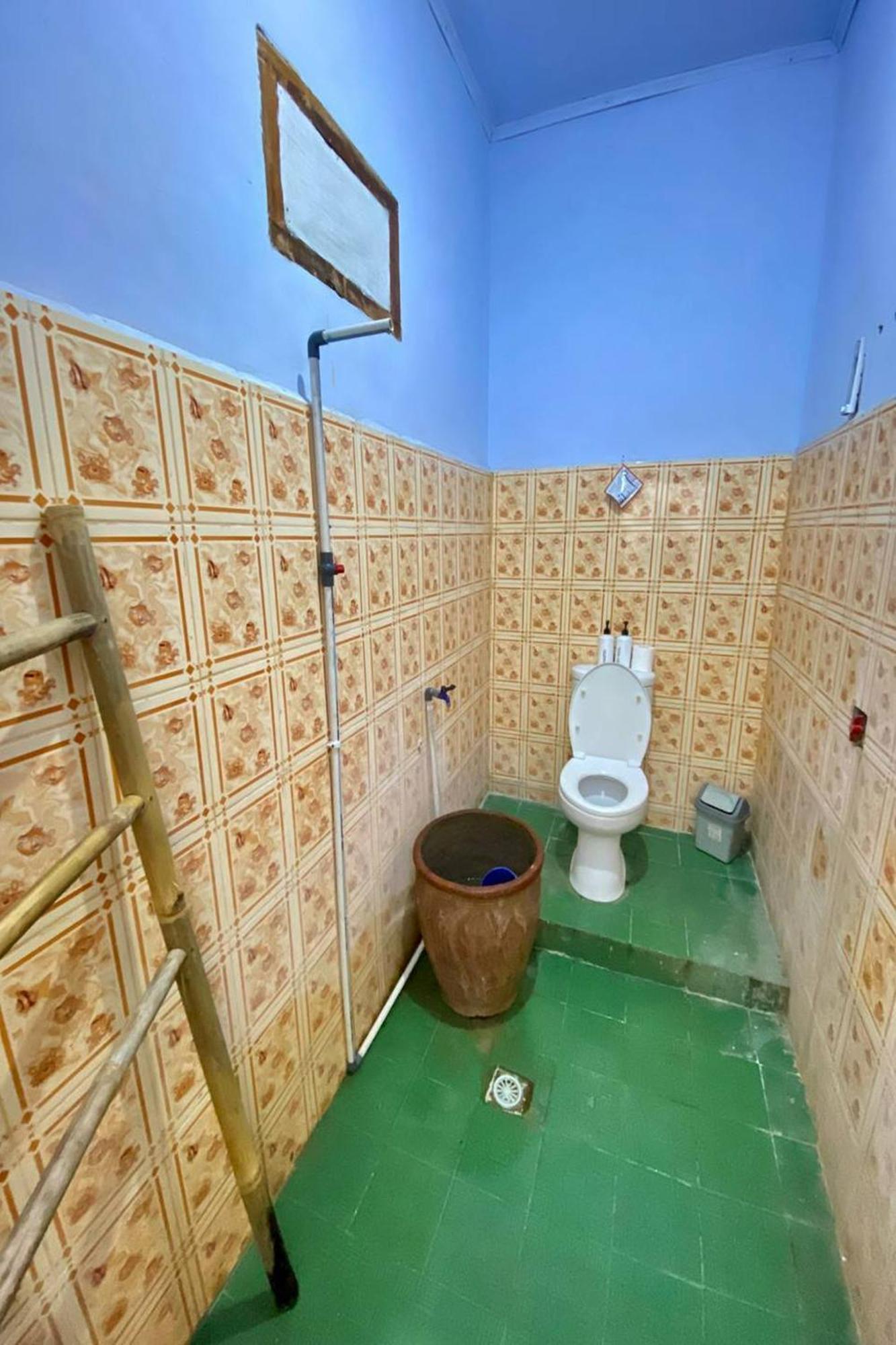 Duyung Rooms & Resto Gerupuk Bumbang Екстериор снимка
