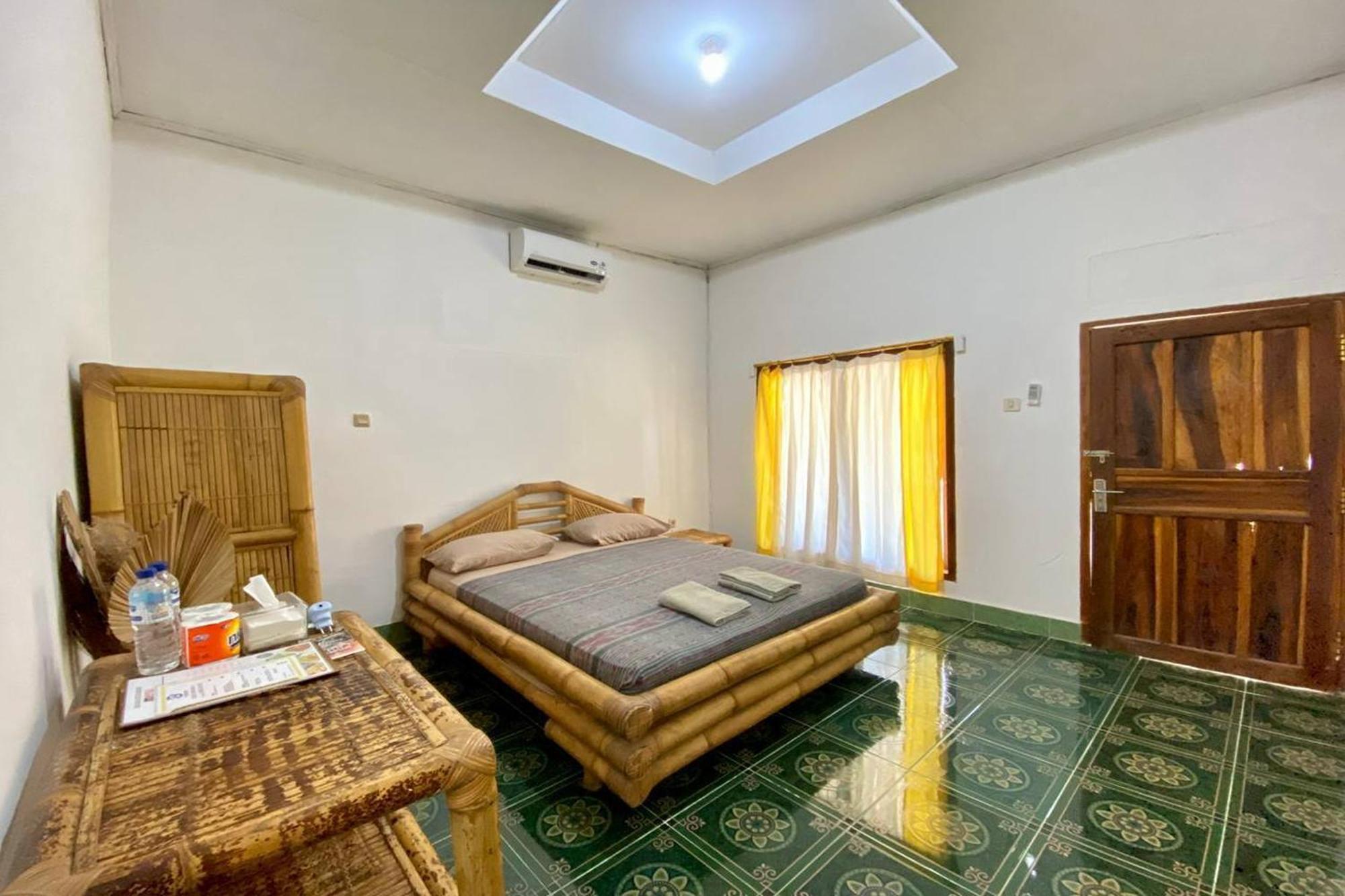 Duyung Rooms & Resto Gerupuk Bumbang Екстериор снимка