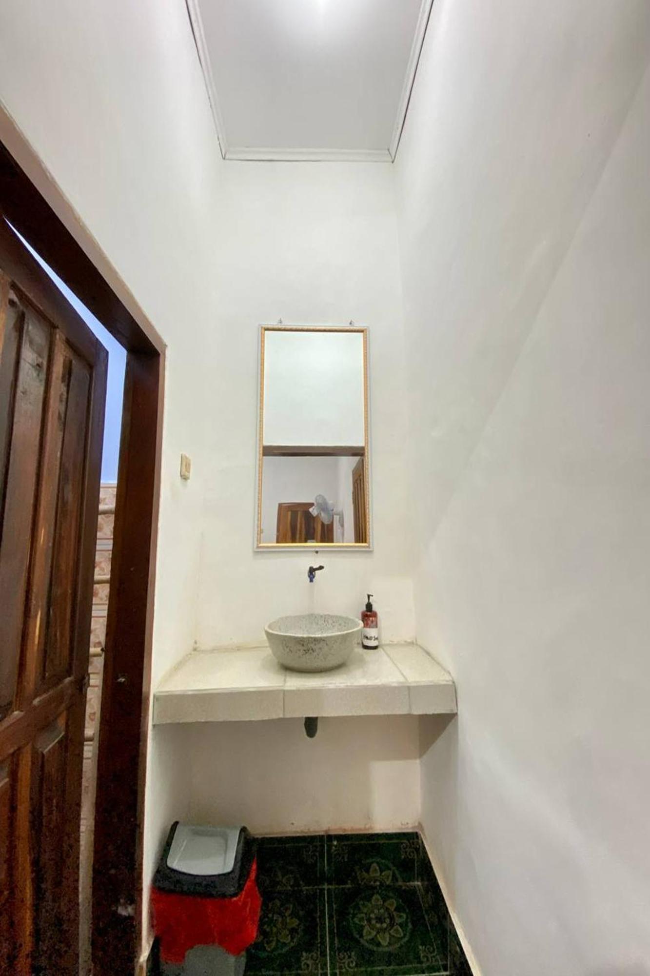 Duyung Rooms & Resto Gerupuk Bumbang Екстериор снимка