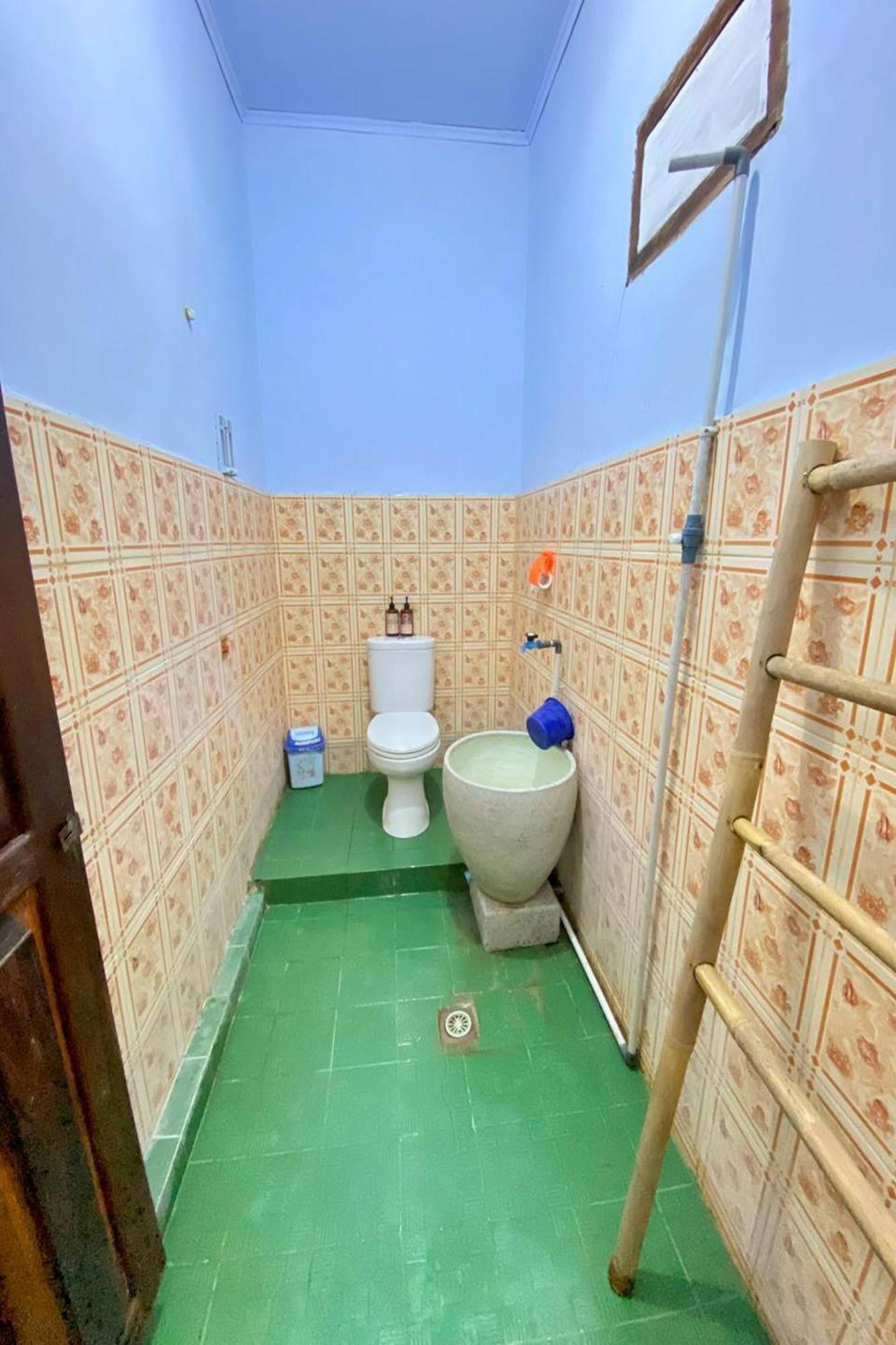 Duyung Rooms & Resto Gerupuk Bumbang Екстериор снимка